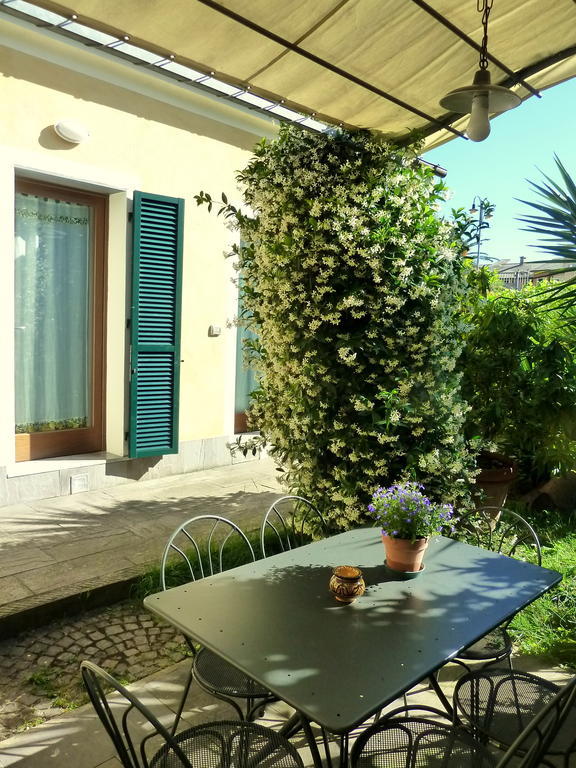 Camera Matrimoniale/Doppia con Letti Singoli con Vista Giardino