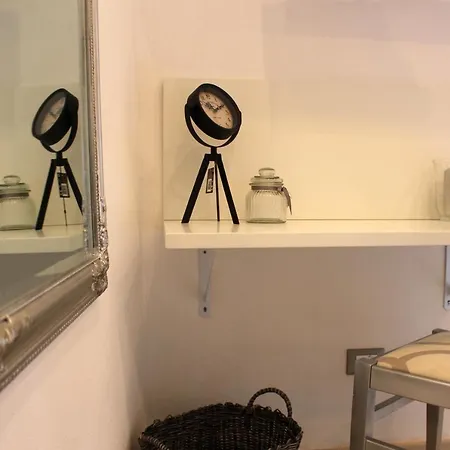 Maestrale Charme Rooms-3